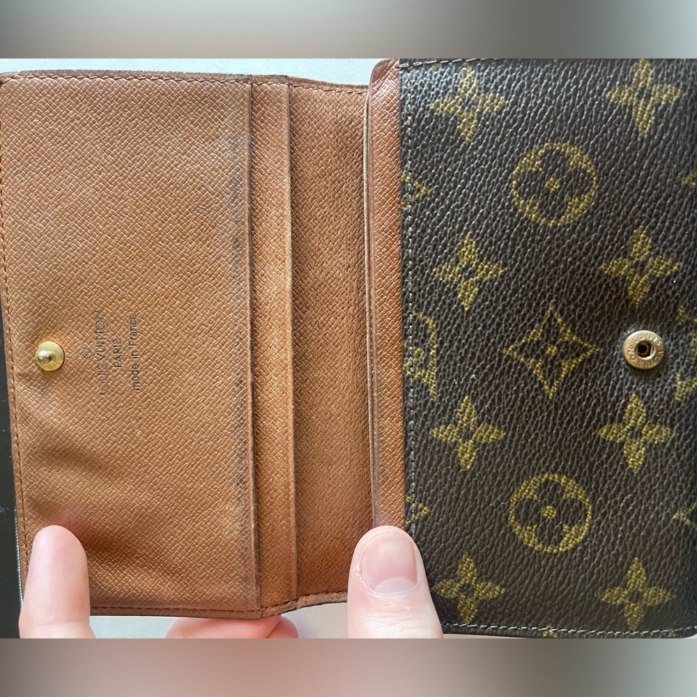 Louis Vuitton Wallet - Picture 3 of 4